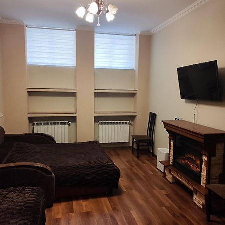 Novyi Svit Apartman Lviv Kültér fotó